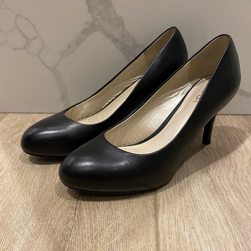 Black Leather 3” heels, size 36, 6
